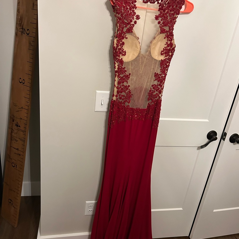 Elegant Red Lace Evening Gown.  Like new - Picture 5 of 15